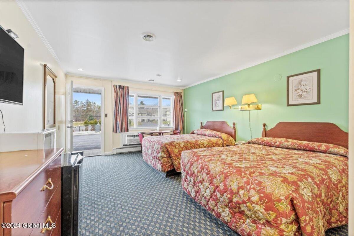Top Hill Motel Саратога-Спрингс Экстерьер фото