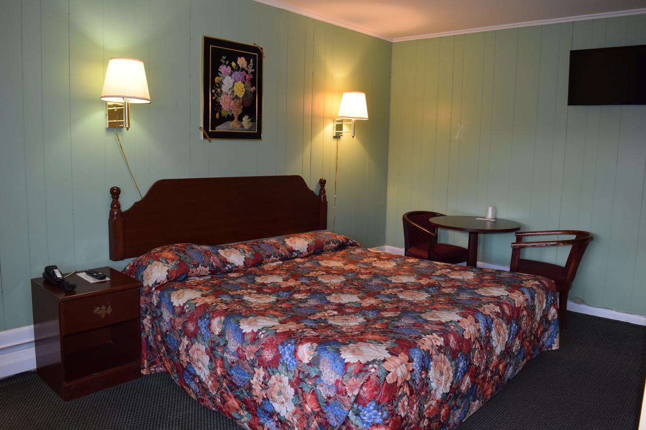 Top Hill Motel Саратога-Спрингс Экстерьер фото